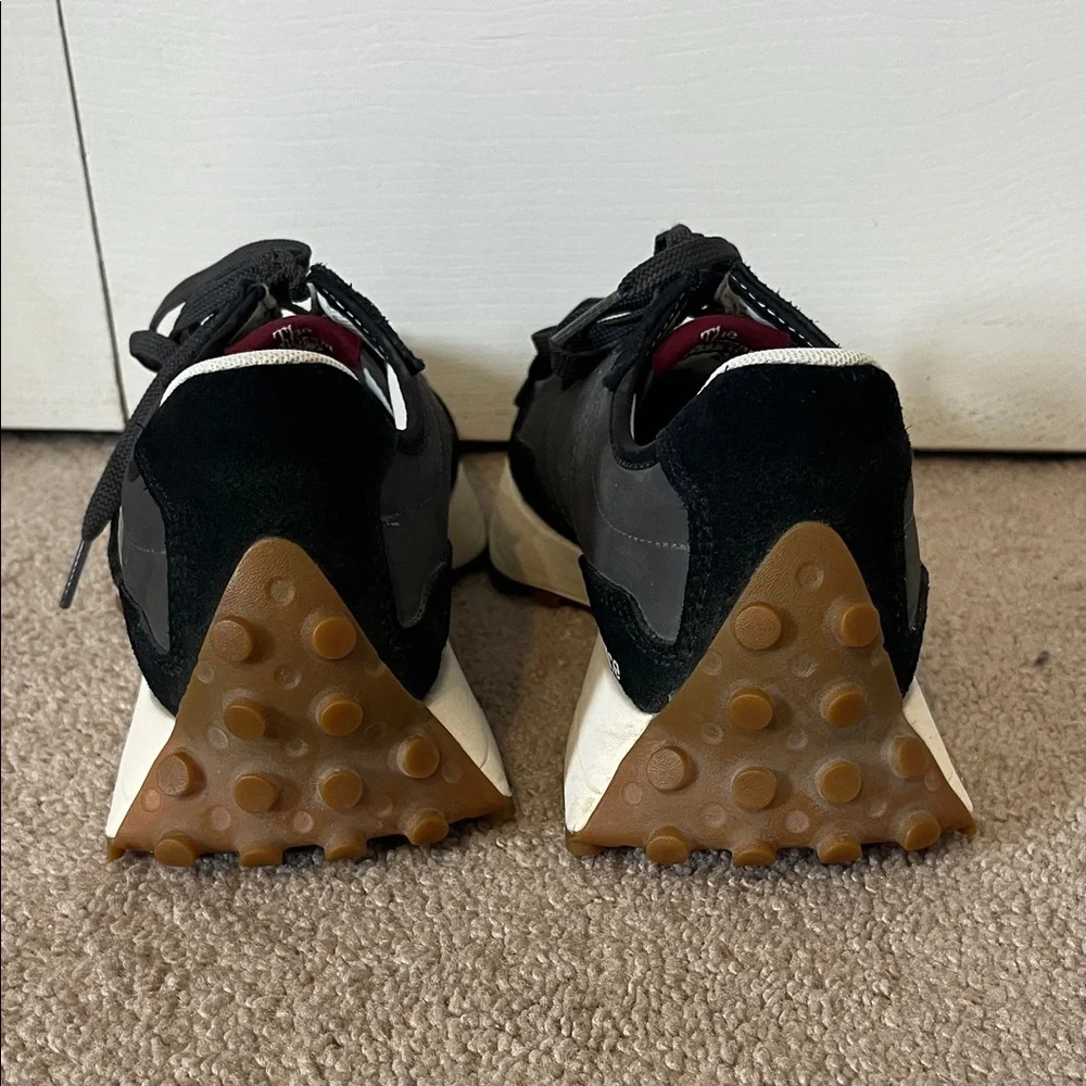 New Balance Black and Gray Sneakers - Picture 2 of 6